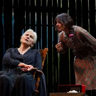 Ambra Angiolini / Ivana Monti - La Reginetta Di Leenane